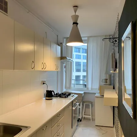 Perfect Location Two Bedrooms With Balkony 아파트 *