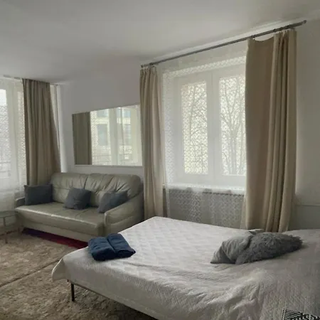 Apartment Perfect Location Two Bedrooms With Balkony