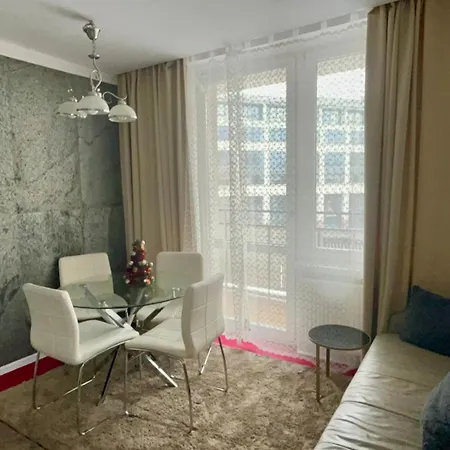 Perfect Location Two Bedrooms With Balkony Warsaw